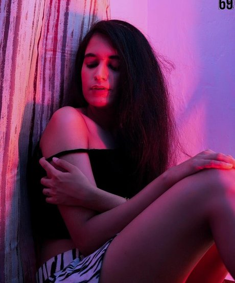 Foxy Queen art model photo