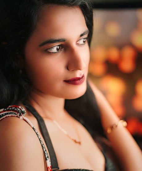 Foxy Queen model adult images