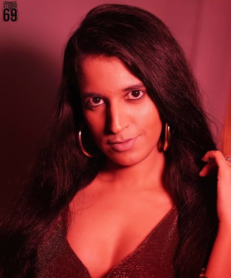 Foxy Queen pretty actress pictures