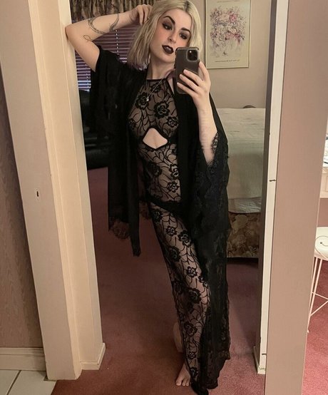 tithegirl nude actress pictures