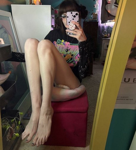 balloonerismz art model img