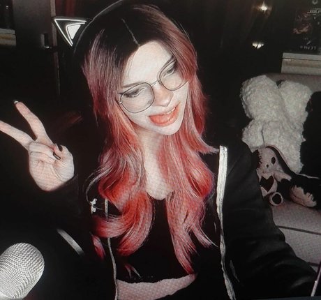 Porcelain Ghoul star xxx gallery