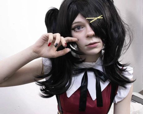 Porcelain Ghoul model erotic pics