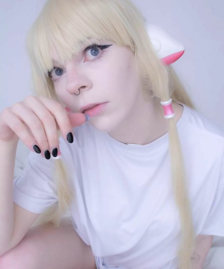 Porcelain Ghoul porn model img