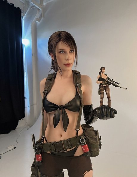 Olga Haku Frau haku model hd image