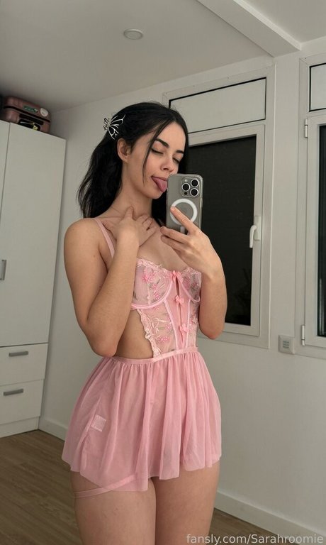 sarahroomie exclusive actress pictures