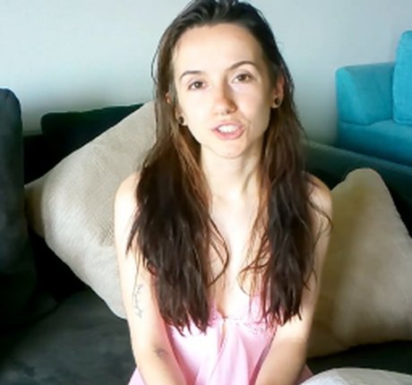 GoddessMayHere nude model photo