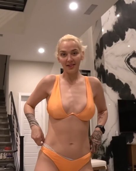 Geovanna Antoinette pornographic model photo