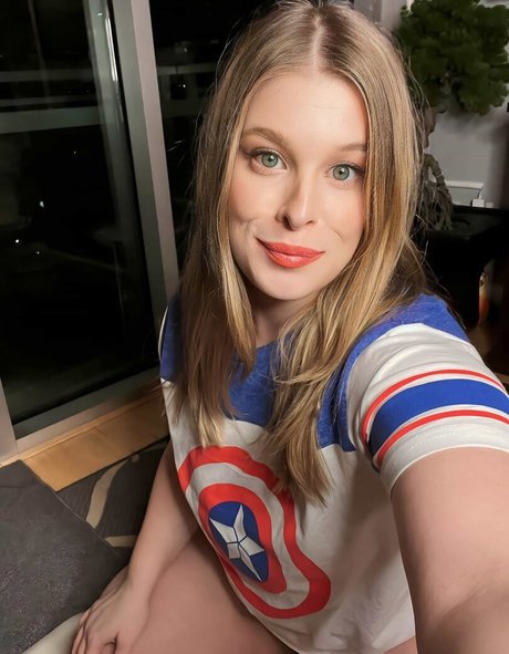 Curvy Krysta model nudes archive