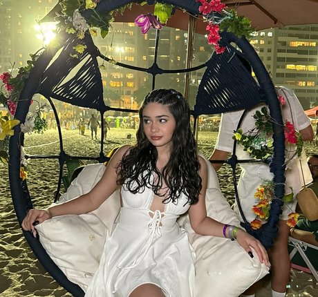 Alexandra Bull nice model img