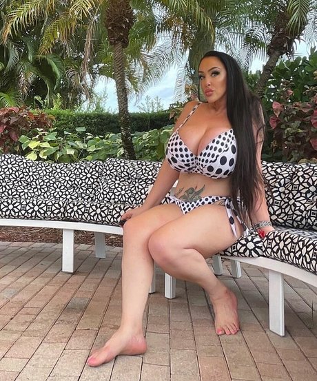 Kristine J hd model photo