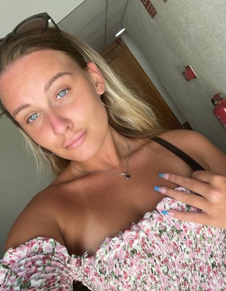 Snowbunny Teens model adult photos