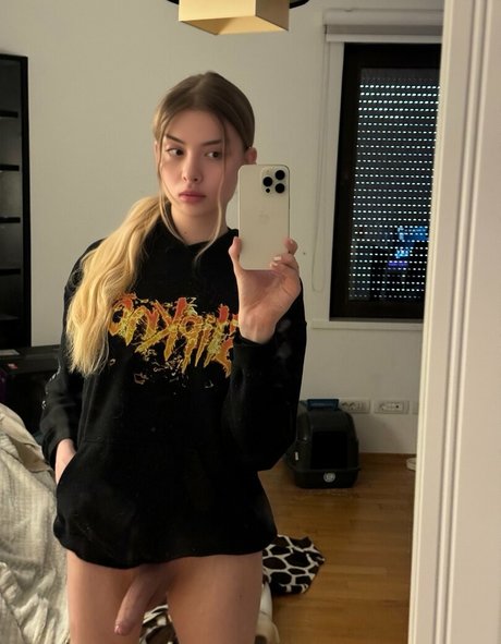 Stella Sunshine nude model img