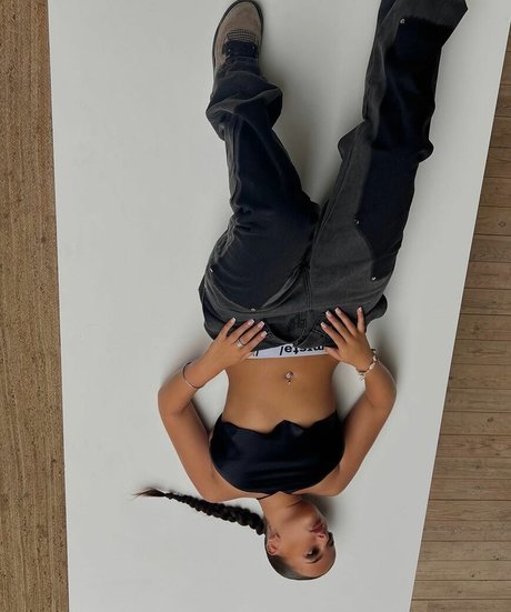 submissive onlyfans beautiful image