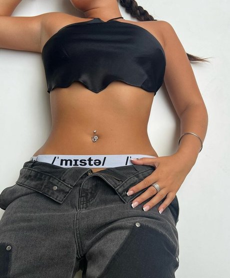 Isabella Evans hd model gallery