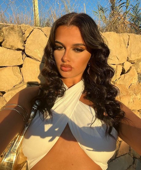 Isabella Evans star pornographic pic