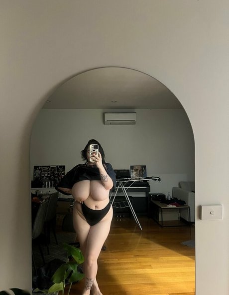 arifaith xxx star galleries