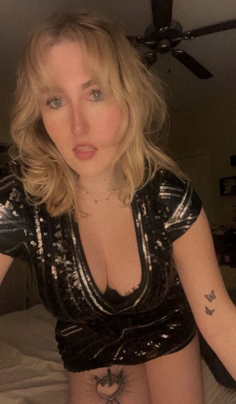 danidarling adult actress photos