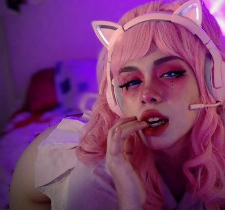 LunaLunaticka pretty pornstar photos