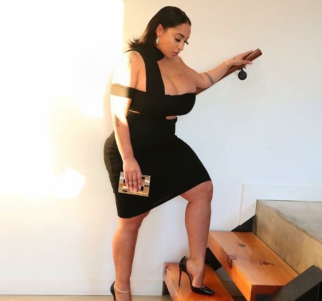 Tylea star adult photo