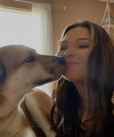 Brittney Lynn Vozar beautiful actress img