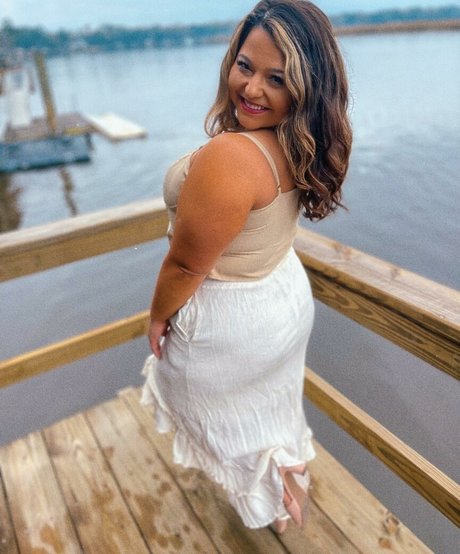 Brittney Lynn Vozar star naked img