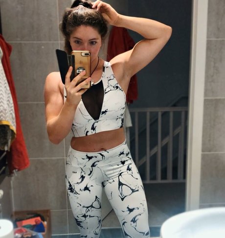 Sophia Ellis art model image