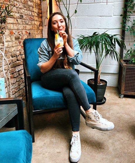 Sophia Ellis nudes actress picture