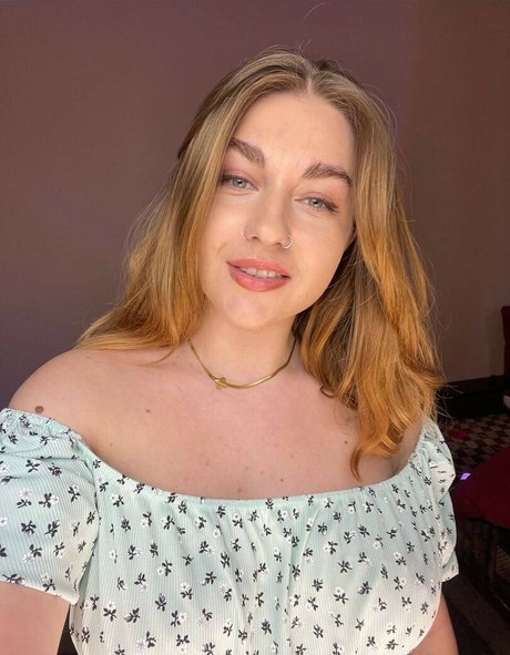 felineriches hot actress picture