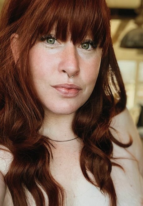 hollieboo sex model photos