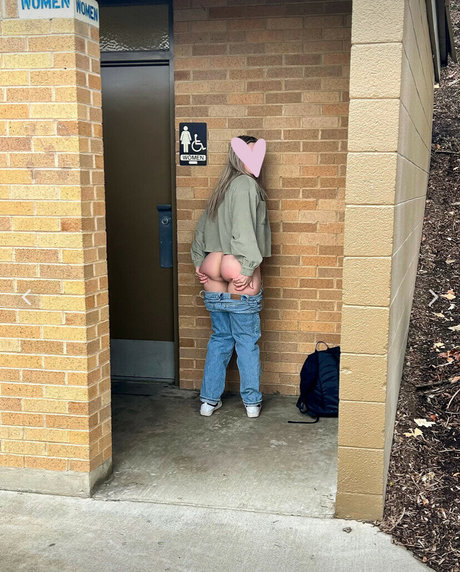 MormonBarbie model pornographic pics