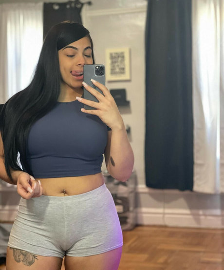 Kay Linx model sexy pics