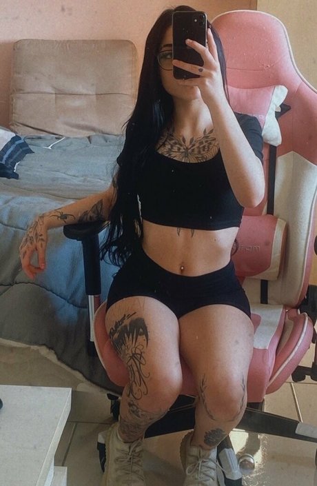 Ellen Maggnus pretty pornstar pic