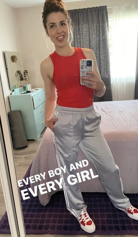 Gina Louise Phillips model art gallery