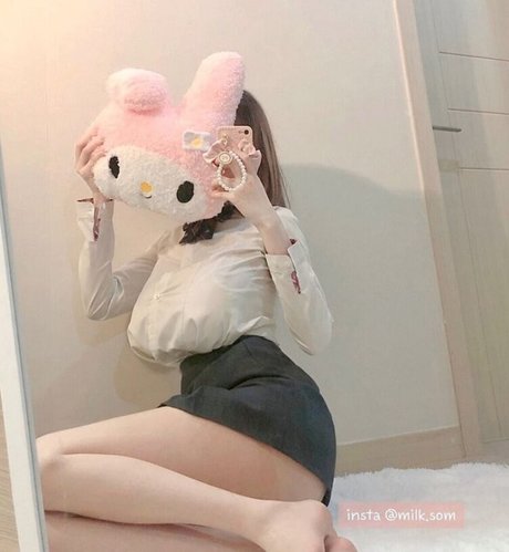 milksom pornographic star pics