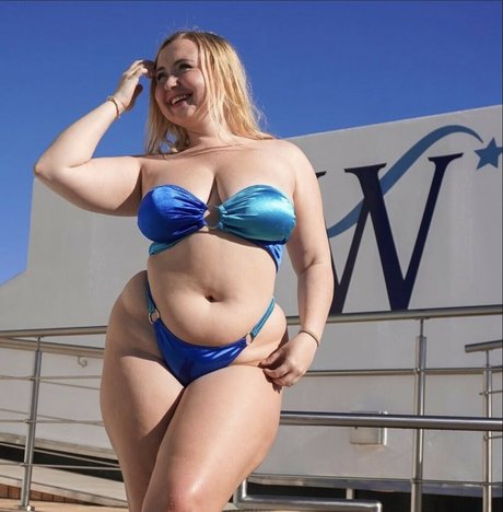 Niki Peacock star best pics