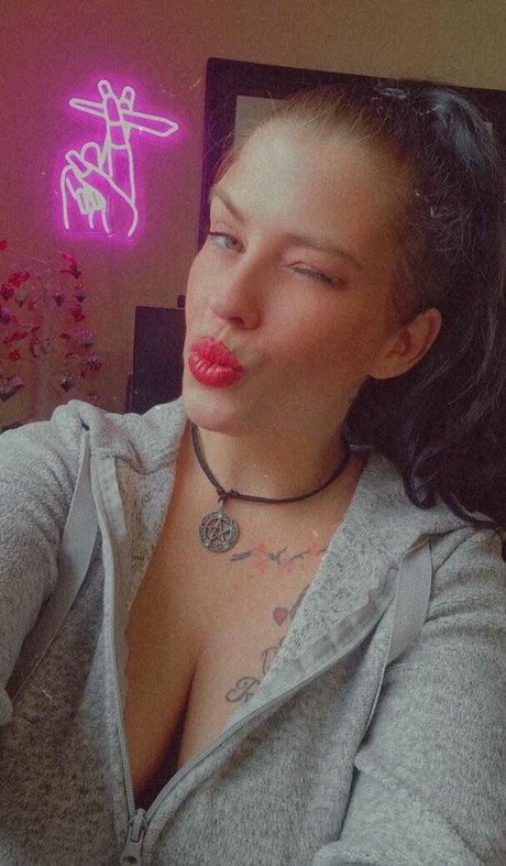 MissBabyDoll89x model naked pics