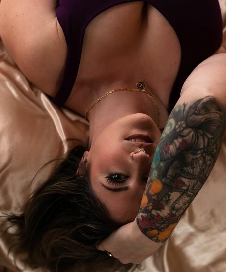 Dani Standring pretty star pic