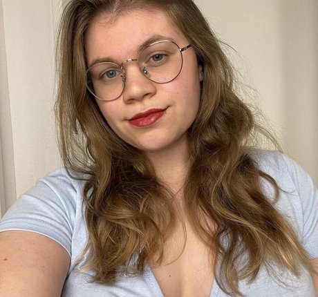 Lina Love pornstar nice img