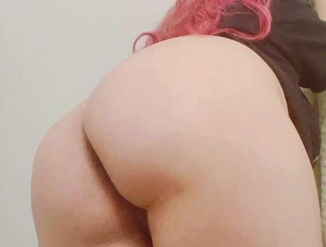 StrawbewwyMilf pornographic model pictures