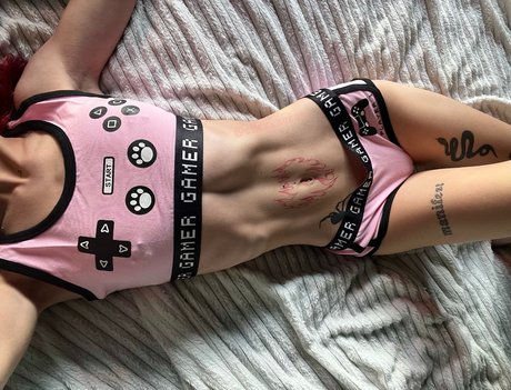 Ellexxaurus adult star archive