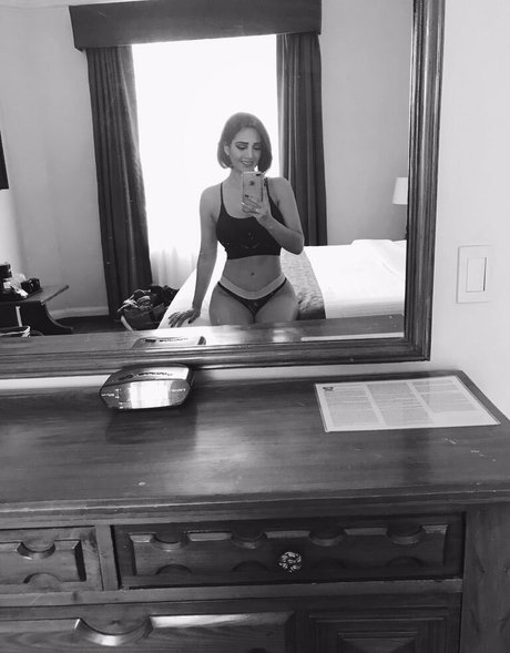 Claudia Llort free actress pic