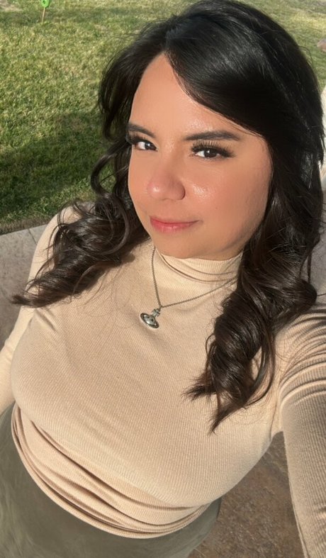 poutybabyt hd pornstar pic