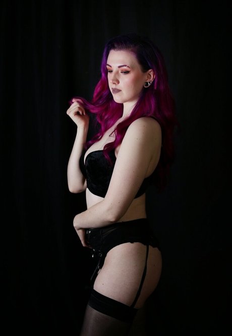 MYSTIK MINX pornstar adult pic