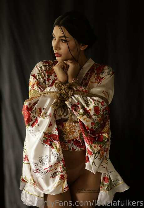 Letizia Fulkers model naked galleries