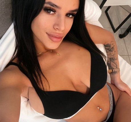 Denisa R Maria porn star img