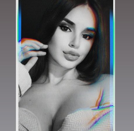 Denisa R Maria art model galleries