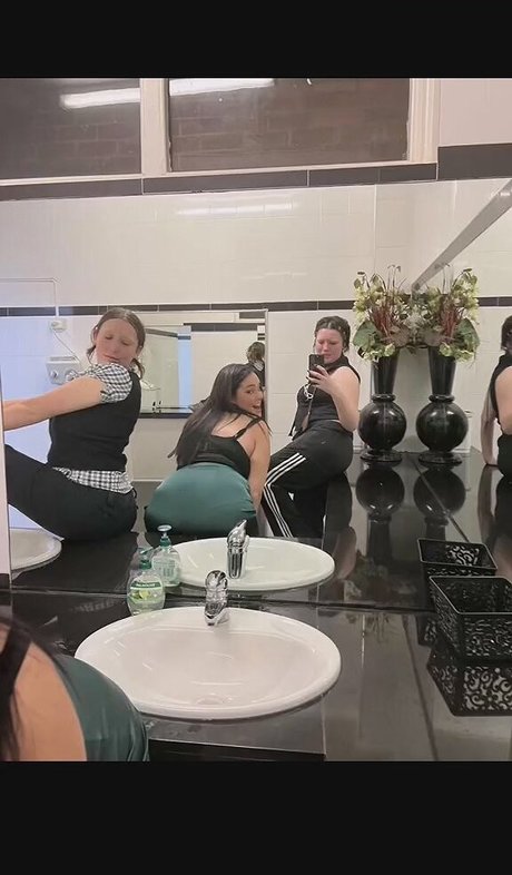 Raphaela S star pornographic picture