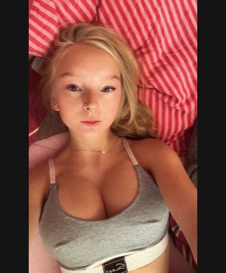 blonde vivi erotic star photos