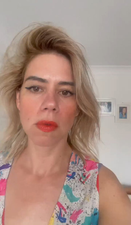 Lou Sanders Profile pic